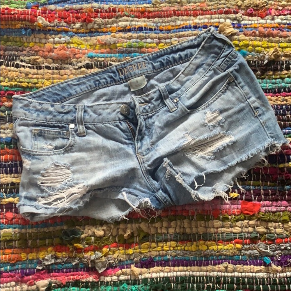 Decree shorts